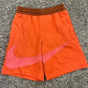 Nike shorts boys LG